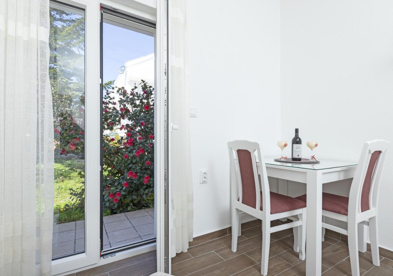 Apartments Natasa Радовичі Екстер'єр фото
